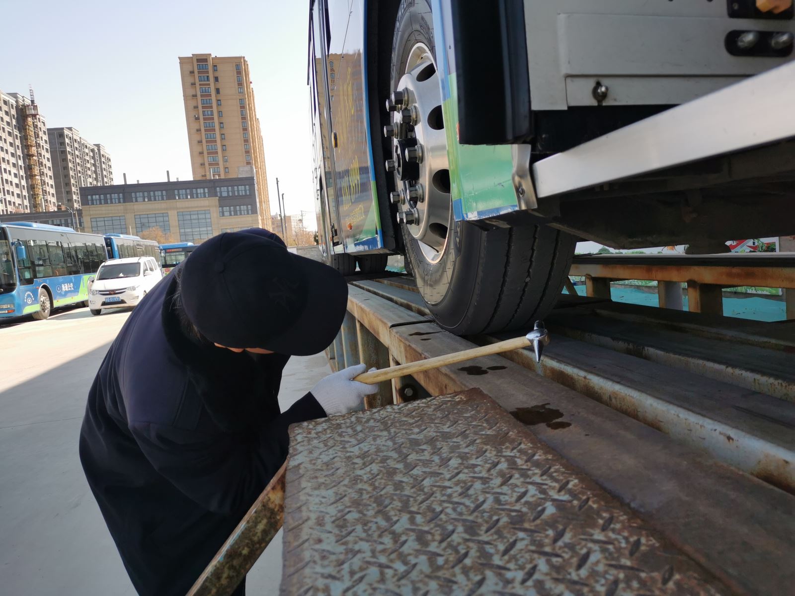 公交事業(yè)一部加強(qiáng)車(chē)輛安全隱患排查工作